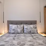 Hotel apartamentowy Tres V & 3*