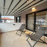 Tres V & Hotel de apartamente 3*