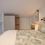 Tres V & 3* Stavros (Thessaloniki)